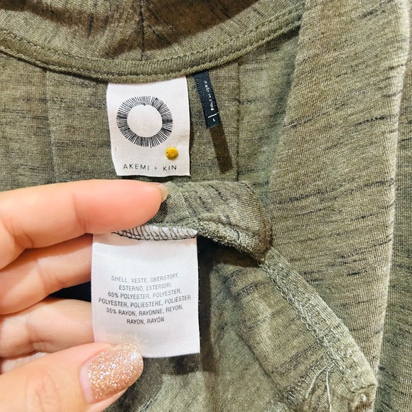 Anthropologie Akemi + Kin Olive Green Sleeveless Knit Wrap Top Casual Size L - Picture 6 of 6